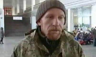 Проводница поезда Одесса-Запорожье выкинула вещи и выгнала с поезда украинских солдат Проводница поезда Одесса-Запорожье выкинула вещи и выгнала с поезда украинских солдат