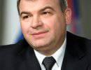 Медведев наградил Сердюкова званием Героя России