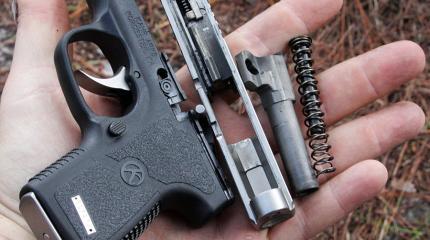 Компактный пистолет для скрытого ношения с полимерной рамкой Kahr P380