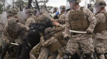 Морских пехотинцев США стали готовить для разгона массовых беспорядков