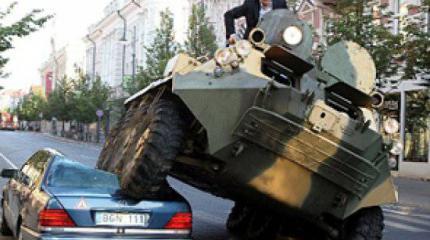 ДТП с БТР и обстрелы мирного населения без прицела - беспредел от ВСУ