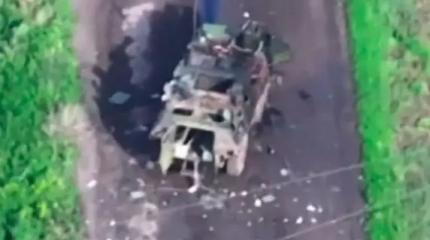 Французский VAB подорвали через открытый кормовой люк Французский VAB подорвали через открытый кормовой люк