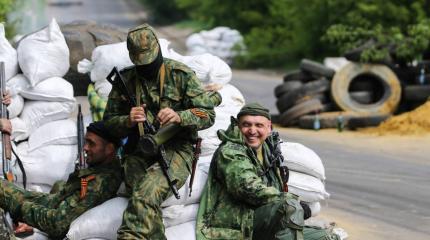 «Будем стоять до конца»: Донбасс ждет удара ВСУ