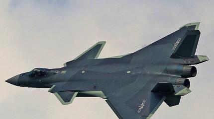 Взлет дракона: Китай принял на вооружение истребитель 5-го поколения Chengdu J-20