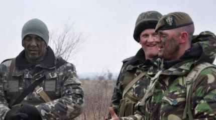 Войска хунты в Славянске обучают иностранные инструкторы Войска хунты в Славянске обучают иностранные инструкторы