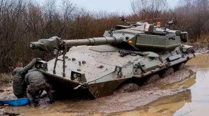 Поступившие в ВСУ колесные танки Centauro B1 боятся бездорожья