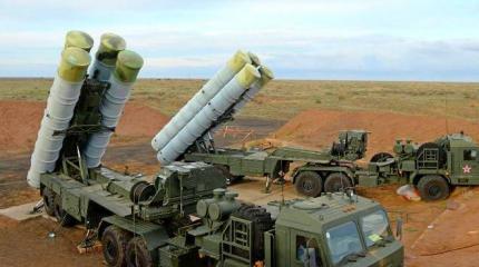 Двенадцать полковых комплектов С-400 поступят в войска до 2020 года Двенадцать полковых комплектов С-400 поступят в войска до 2020 года