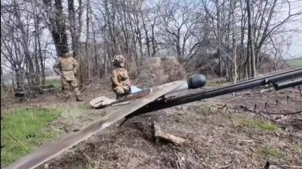 Молниеносный удар: «Ланцет» уничтожил иностранную гаубицу в лесах Запорожья Молниеносный удар: «Ланцет» уничтожил иностранную гаубицу в лесах Запорожья