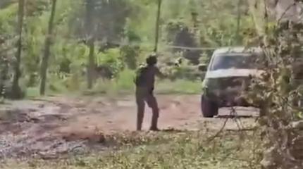 Дрон подорвал автомобиль на глазах боевика, пытавшегося его сбить