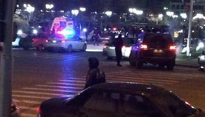 Боевики захватили Дом печати в Грозном, в город стягивается бронетехника, идет бой Боевики захватили Дом печати в Грозном, в город стягивается бронетехника, идет бой