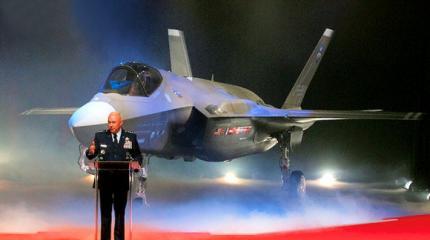 Американский F-35 не успел взлететь, а покупателей уже нет