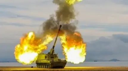 Бьющую на 65 километров 155-мм самоходку "Чучхе-107" показали в КНДР