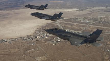 Цена американского F-35 снизилась после критики Трампа Цена американского F-35 снизилась после критики Трампа