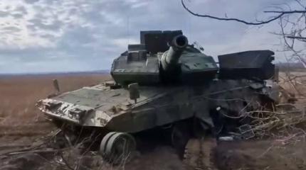 Чем может быть интересен брошенный ВСУ шведский танк Strv122A