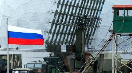 Российские военные окапываются в Арктике Российские военные окапываются в Арктике