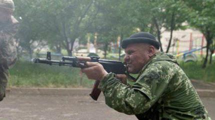 Ополченцы сообщили об окружении 750 военных под Луганском Ополченцы сообщили об окружении 750 военных под Луганском