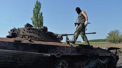 Мощный удар артиллерии нанесён по пригороду Донецка Мощный удар артиллерии нанесён по пригороду Донецка