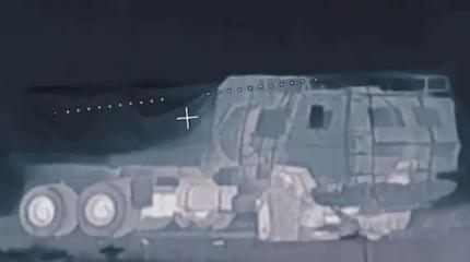 Редкий бронегрузовик из США поразили в топливный бак Редкий бронегрузовик из США поразили в топливный бак