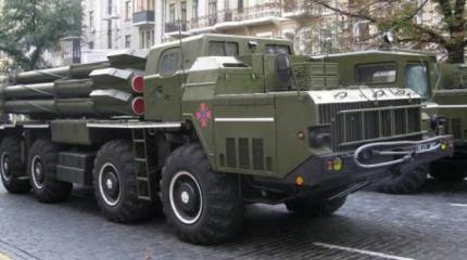 Снаряд «Смерч» насквозь пробил четыре этажа в жилом доме в Стаханове Снаряд «Смерч» насквозь пробил четыре этажа в жилом доме в Стаханове
