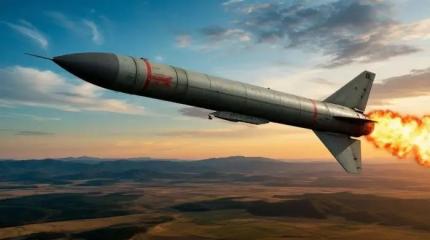 Там над тучами и морем гордо реет «Буревестник»!