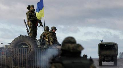 DW: Украинские власти на фоне мирных переговоров готовятся к войне DW: Украинские власти на фоне мирных переговоров готовятся к войне