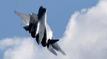 Су-57 крушит ВВС Украины: Су-27 уничтожен секретной русской ракетой