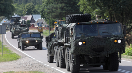 Что употребляют американские военные управляя бронетехникой?