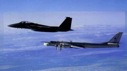 Приблизившийся к США пилот Ту-95 поздравил американских летчиков с 4 июля Приблизившийся к США пилот Ту-95 поздравил американских летчиков с 4 июля