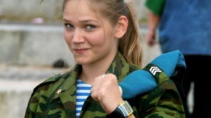 В Эстонии британских солдат НАТО поджидают «кремлевские соблазнительницы» В Эстонии британских солдат НАТО поджидают «кремлевские соблазнительницы»