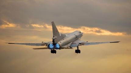 Российские бомбардировщики уничтожили шесть крупных складов ИГ в Сирии Российские бомбардировщики уничтожили шесть крупных складов ИГ в Сирии