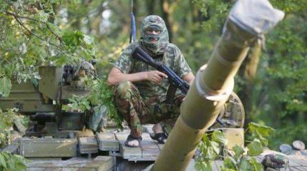 Штаб ДНР: Украинские силовики прямой наводкой из танков обстреляли Донецк Штаб ДНР: Украинские силовики прямой наводкой из танков обстреляли Донецк