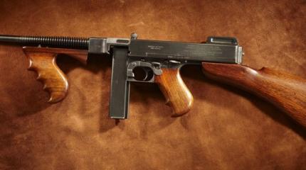 Полицейские Сент-Луиса продали «Томми-ганы», чтобы перевооружиться Полицейские Сент-Луиса продали «Томми-ганы», чтобы перевооружиться