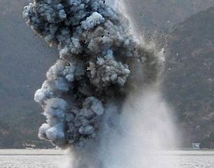 Правда ли что Китай поставляет в Северную Корею вооружение? Правда ли что Китай поставляет в Северную Корею вооружение?