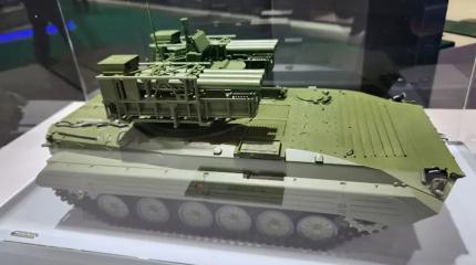 В Минске представили версию новейшего ЗРК "Крона" на шасси БМП-2 В Минске представили версию новейшего ЗРК "Крона" на шасси БМП-2