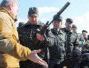 Турчинову показали лучшее оружие, которым будут защищать Украину Турчинову показали лучшее оружие, которым будут защищать Украину