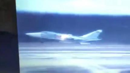 Появилось видео, как Су-24 чуть не сел без выпущенных шасси