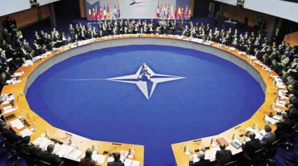 НАТО перебросило в Литву американских военных и тяжелую технику НАТО перебросило в Литву американских военных и тяжелую технику