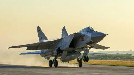 МиГ-31 — истребитель будущего, а вместо Су-57 и F-35 появятся дирижабли МиГ-31 — истребитель будущего, а вместо Су-57 и F-35 появятся дирижабли