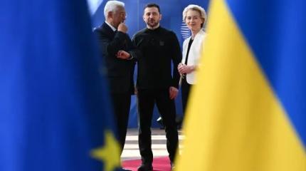 Брюссель сколачивает собственную армию, Украину примут в Евросоюз «на мясо» Брюссель сколачивает собственную армию, Украину примут в Евросоюз «на мясо»