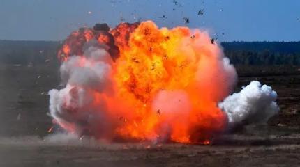 Боевики показали, как российский дрон сжег польский броневик Oncilla Боевики показали, как российский дрон сжег польский броневик Oncilla