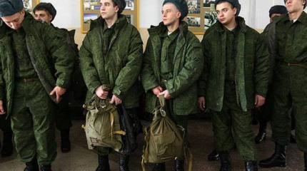 Депутаты предлагают призывать в армию один раз в год