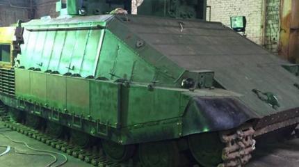 «Мотолыга-камикадзе»: на Украине придумали танк в стиле «Чернобыль» «Мотолыга-камикадзе»: на Украине придумали танк в стиле «Чернобыль»