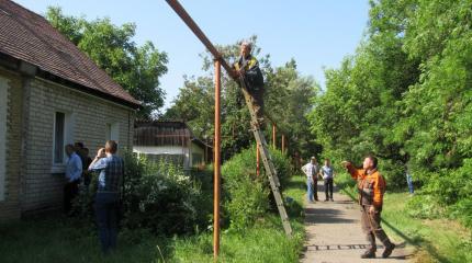 В Стаханове восстанавливают поврежденные обстрелом ВСУ газопровод и ЛЭП В Стаханове восстанавливают поврежденные обстрелом ВСУ газопровод и ЛЭП