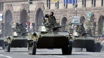 Украинские голубые береты остались без бронетехники и теперь воюют на инкассаторских микроавтобусах