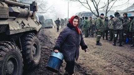 Привычка к войне: почему мирные жители не покидают Донбасс