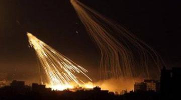 В ночь на 15 августа украинская армия обстреляла Донецк фосфорными бомбами