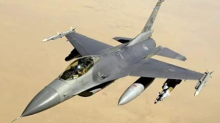 Ракета "воздух-воздух" разорвала пополам F-16 ВСУ над Сумской областью