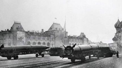 Баллистическая ракета средней дальности Р-5М (8К51) Баллистическая ракета средней дальности Р-5М (8К51)