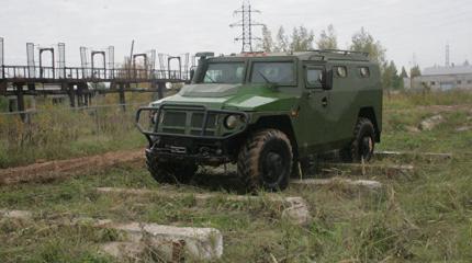 Спецназ ЗВО в Пскове получил бронеавтомобили Тигр в спецкомплектации Спецназ ЗВО в Пскове получил бронеавтомобили Тигр в спецкомплектации