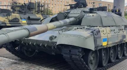 Ожидая доставку "Абрамсов", ВСУ держат на передовой старые советские танки Ожидая доставку "Абрамсов", ВСУ держат на передовой старые советские танки